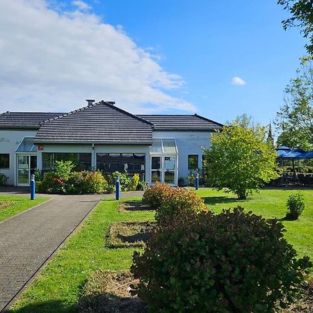 Hotel Restaurant La Tour Romaine - Haguenau - Strasbourg Nord Schweighouse-sur-Moder Exterior photo