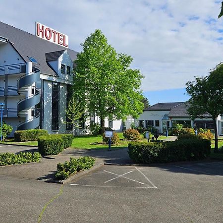 Hotel Restaurant La Tour Romaine - Haguenau - Strasbourg Nord Schweighouse-sur-Moder Exterior photo