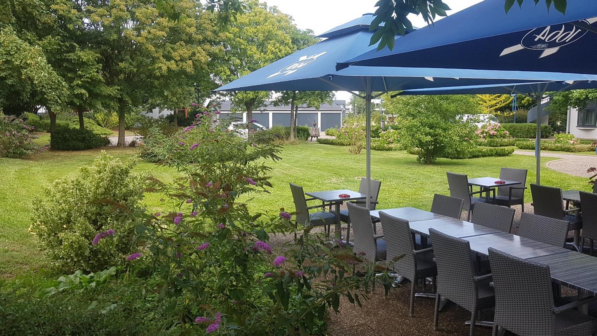Hotel Restaurant La Tour Romaine - Haguenau - Strasbourg Nord Schweighouse-sur-Moder Exterior photo