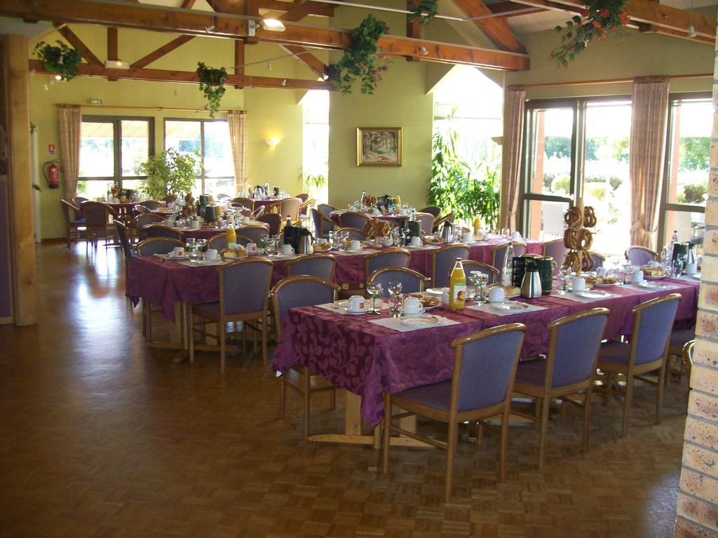 Hotel Restaurant La Tour Romaine - Haguenau - Strasbourg Nord Schweighouse-sur-Moder Exterior photo