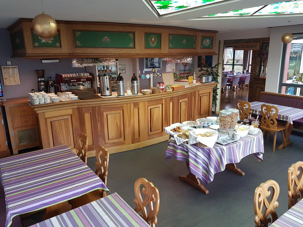 Hotel Restaurant La Tour Romaine - Haguenau - Strasbourg Nord Schweighouse-sur-Moder Exterior photo